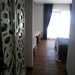 Meggs Bodrum Restaurant & Oda ve Kahvaltı Ortakent
