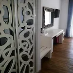 Oda ve Kahvaltı Meggs Bodrum Restaurant &