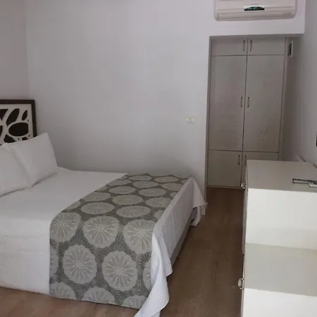 Meggs Bodrum Restaurant & Bed & Breakfast