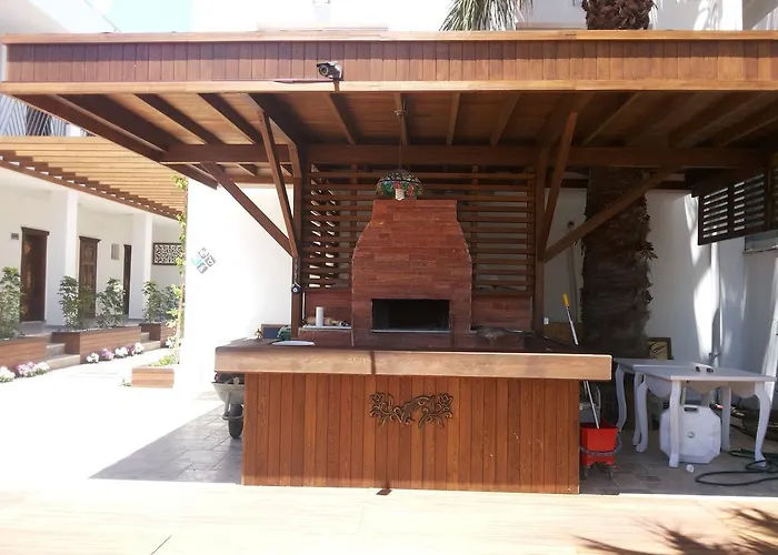 Meggs Bodrum Restaurant & Oda ve Kahvaltı 3*