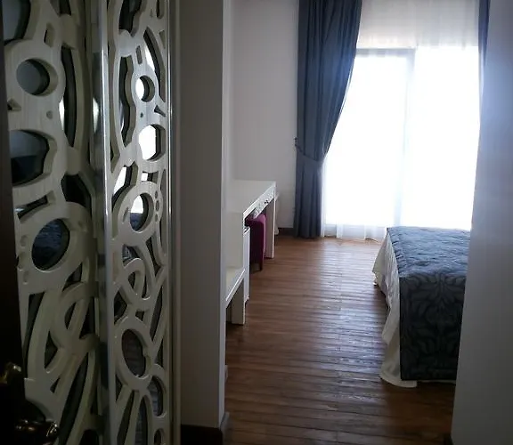 Meggs Bodrum Restaurant & Oda ve Kahvaltı Ortakent