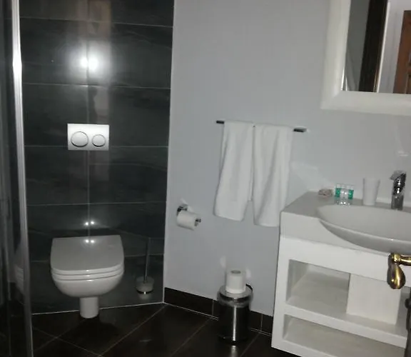 Meggs Bodrum Restaurant & Oda ve Kahvaltı 3*