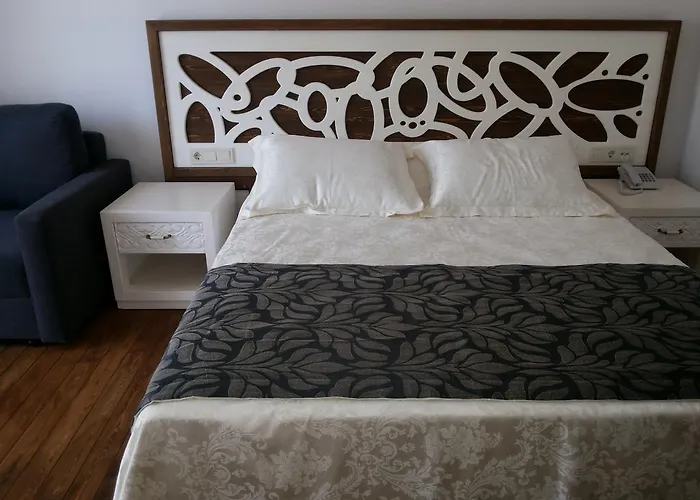 Meggs Bodrum Restaurant & Bed and breakfast Ortakent