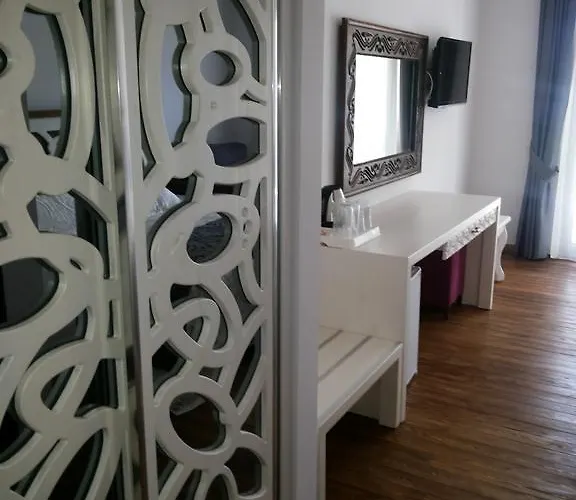 Oda ve Kahvaltı Meggs Bodrum Restaurant &