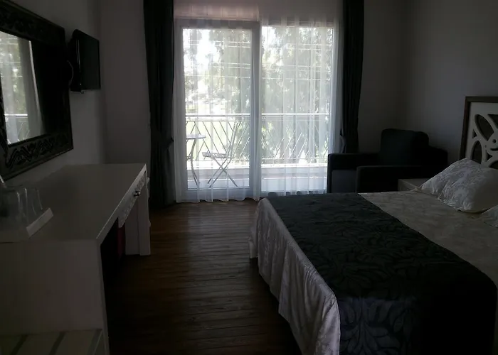 Oda ve Kahvaltı Meggs Bodrum Restaurant & 3*