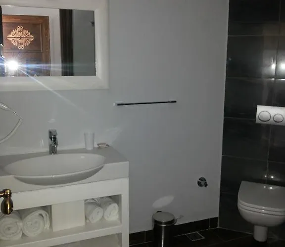 Meggs Bodrum Restaurant & Oda ve Kahvaltı 3*