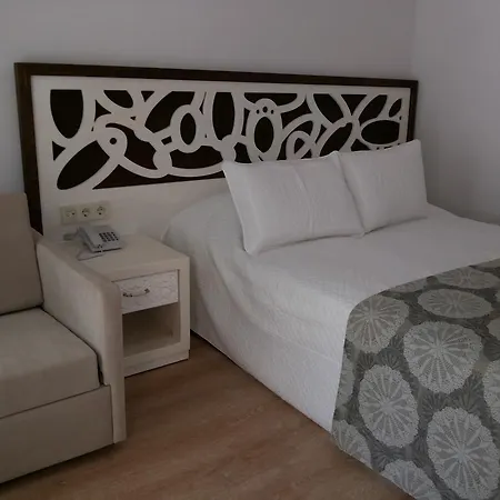 Meggs Bodrum Restaurant & 3* 奥塔肯特