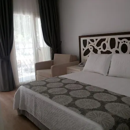 Meggs Bodrum Restaurant & Bed and breakfast Ortakent