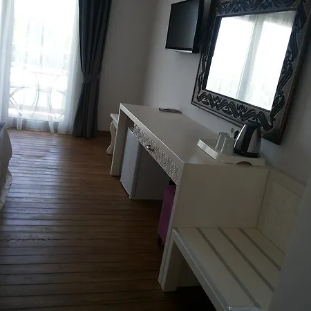 Bed & Breakfast Meggs Bodrum Restaurant & 3*