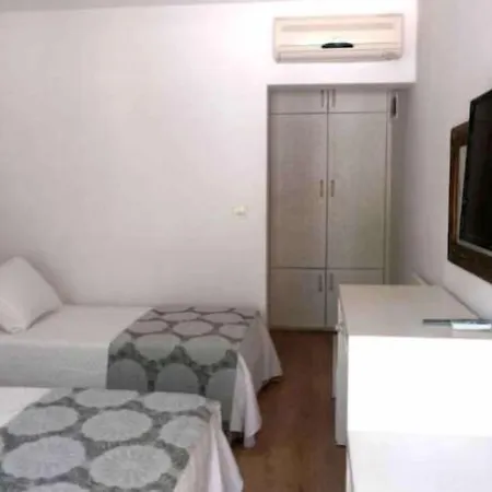 住宿加早餐酒店 Meggs Bodrum Restaurant & 奥塔肯特