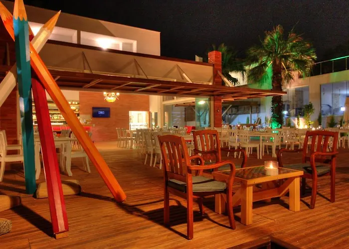 Meggs Bodrum Restaurant & Bed & Breakfast Ortakent